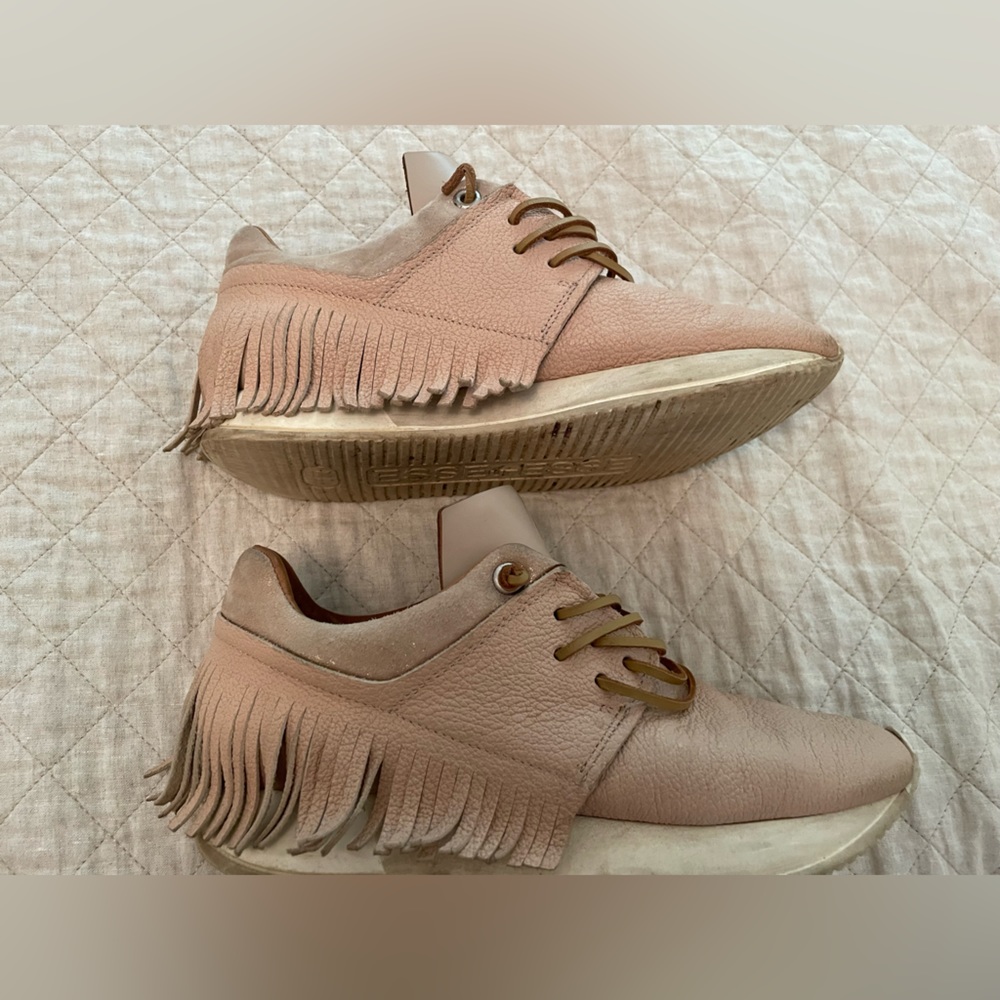 Esseutesse shoes